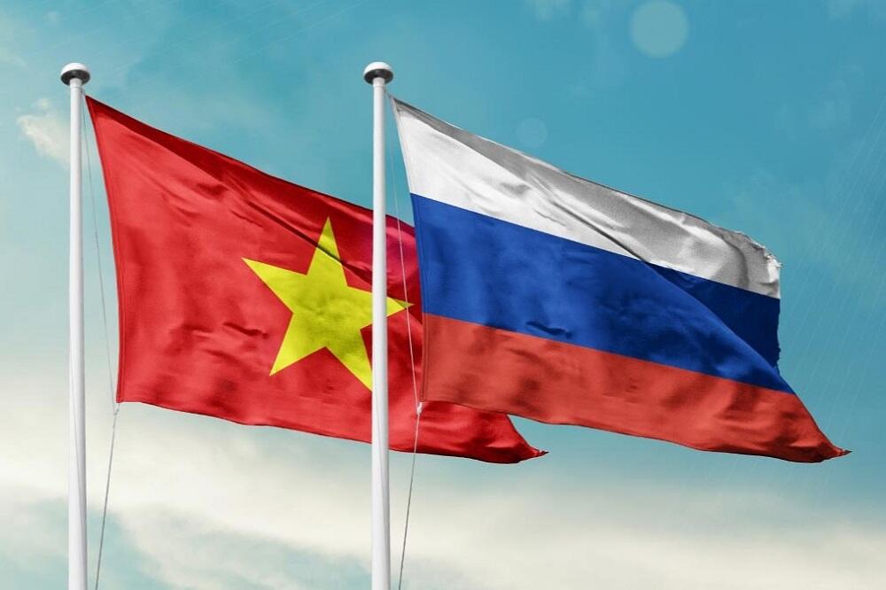 Флаги Вьетнама и России